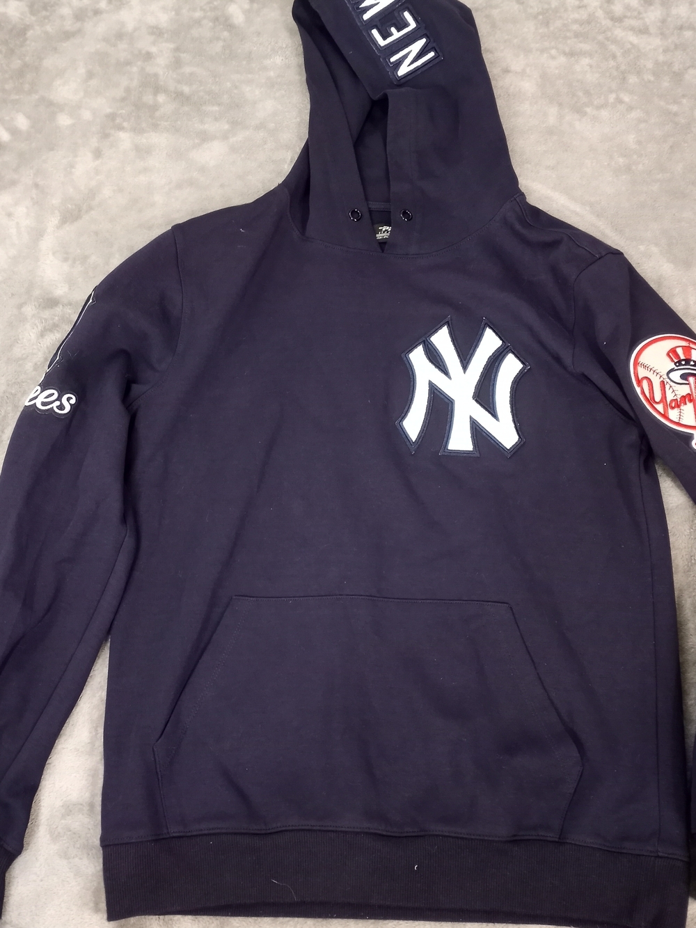 Pro Standard Yankees Navy Logo Pullover Hoodie  Size Medium